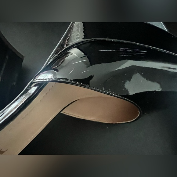 BLACK COACH ISABELLA PATENT HEEL - SIZE 7.5 - Picture 2 of 7